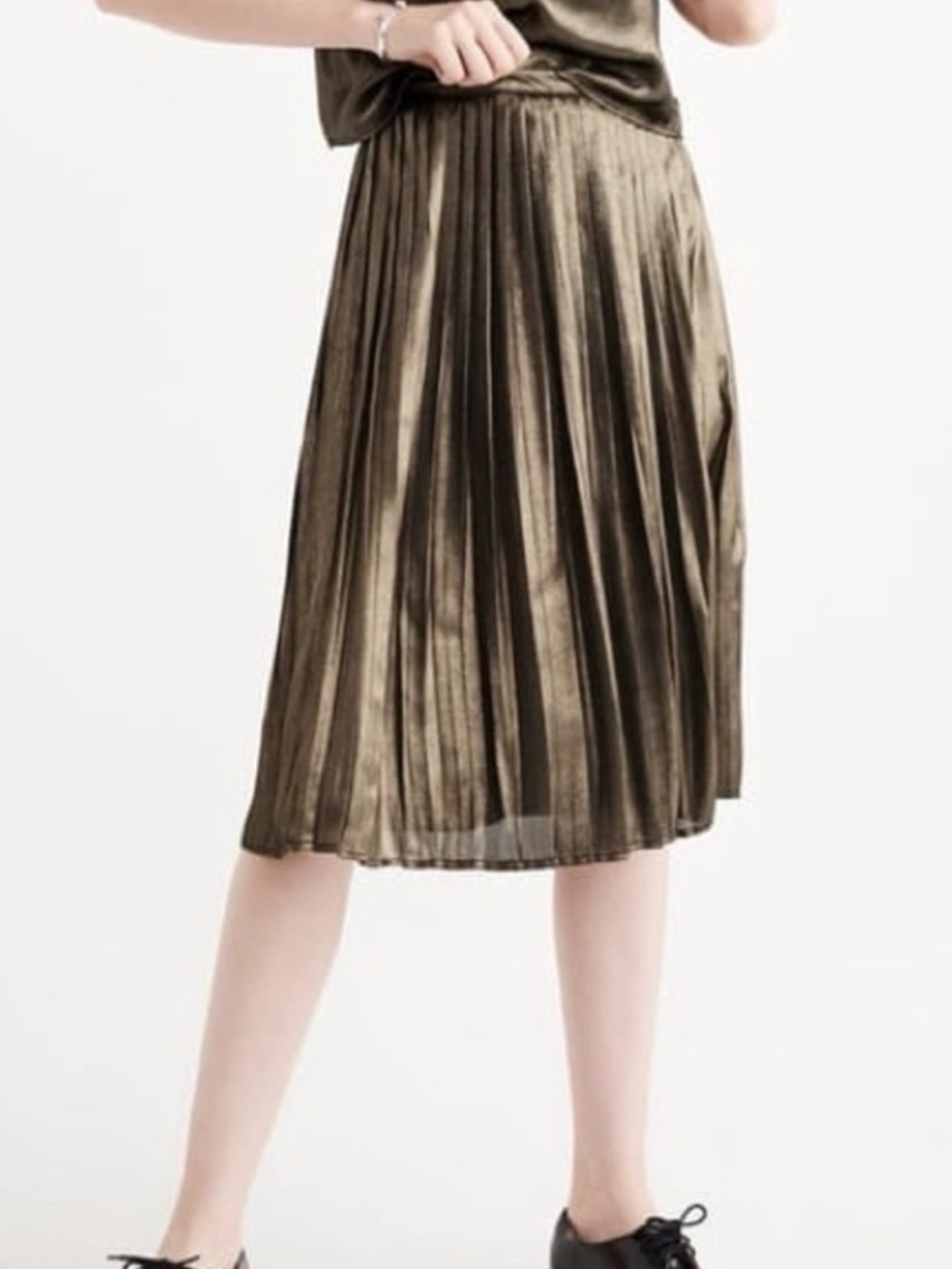 Abercrombie & Fitch Metallic Gold Pleated Midi Skirt